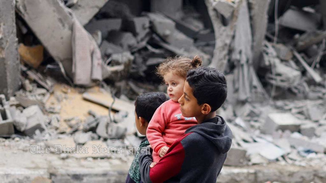 দুপুরে যুদ্ধবিরতি কার্যকরের ঘোষণা দিয়ে সন্ধ্যায় ফের ইসরায়েলের হামলা