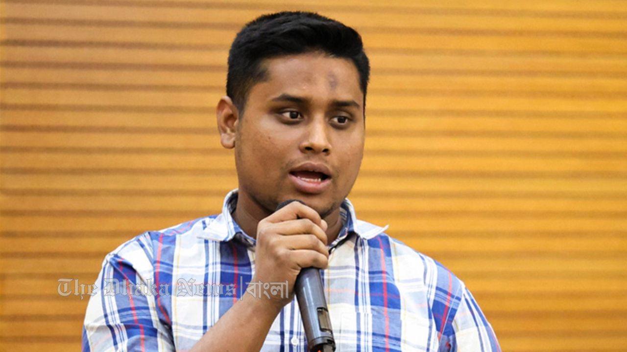 রাষ্ট্রপতির হাত থেকে জুলাই সনদ নেওয়ার চেয়ে নদীতে ডুব দেওয়া ভালো: হাসনাত