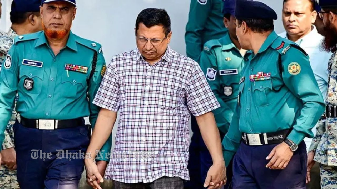 রায় শোনার সময় তাসবিহ হাতে ছিলেন সাবেক আইজিপি মামুন