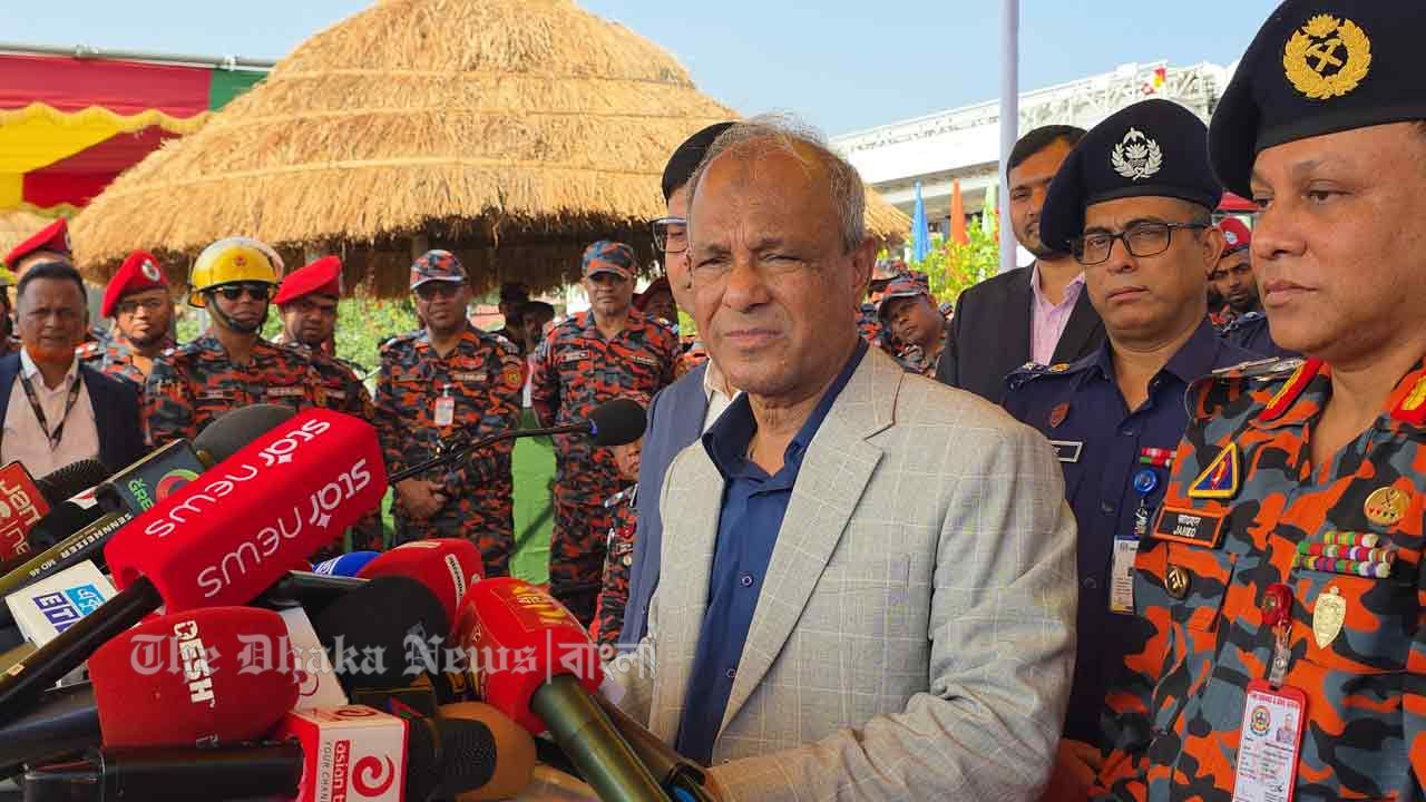 লুট হওয়া অস্ত্র উদ্ধারে সরকারের কোনো ব্যর্থতা নেই: স্বরাষ্ট্র উপদেষ্টা