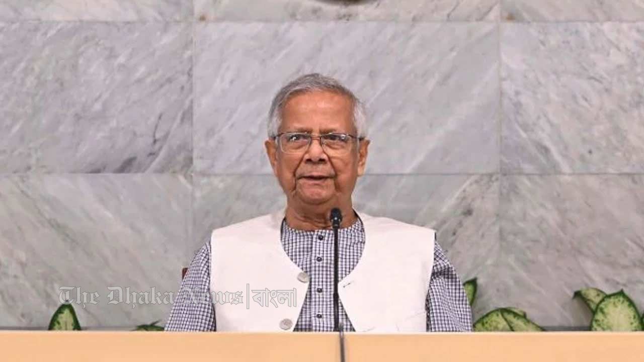 সীমান্তে অতন্দ্র প্রহরীর দায়িত্ব পালন করছে বিজিবি: প্রধান উপদেষ্টা