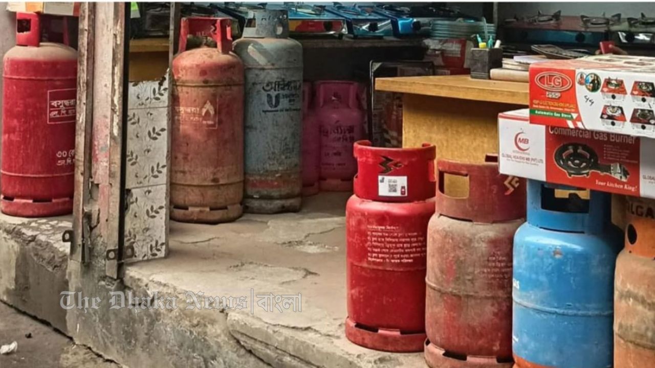 লক্ষ্মীপুর কমলনগরে এলপিজি গ্যাসের তীব্র সংকট
