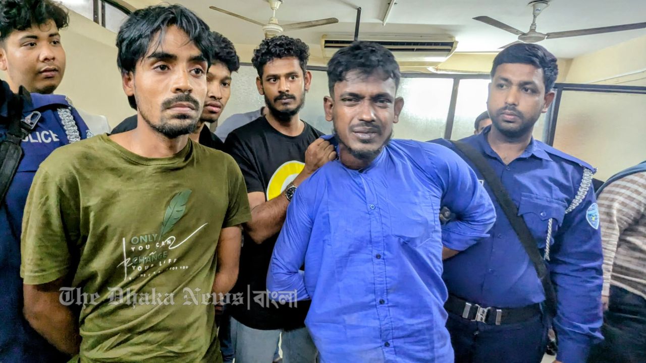 বাসে কুবির নারী শিক্ষার্থীকে হেনস্তার অভিযোগে হেফাজতে পাঁচ