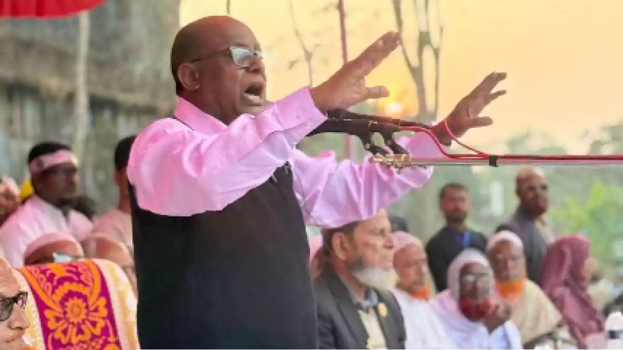 চান্দিনায় রেদোয়ান আহমেদের জনসভায় জনতার ঢল: ধানের শীষের পক্ষে জোরালো প্রচার