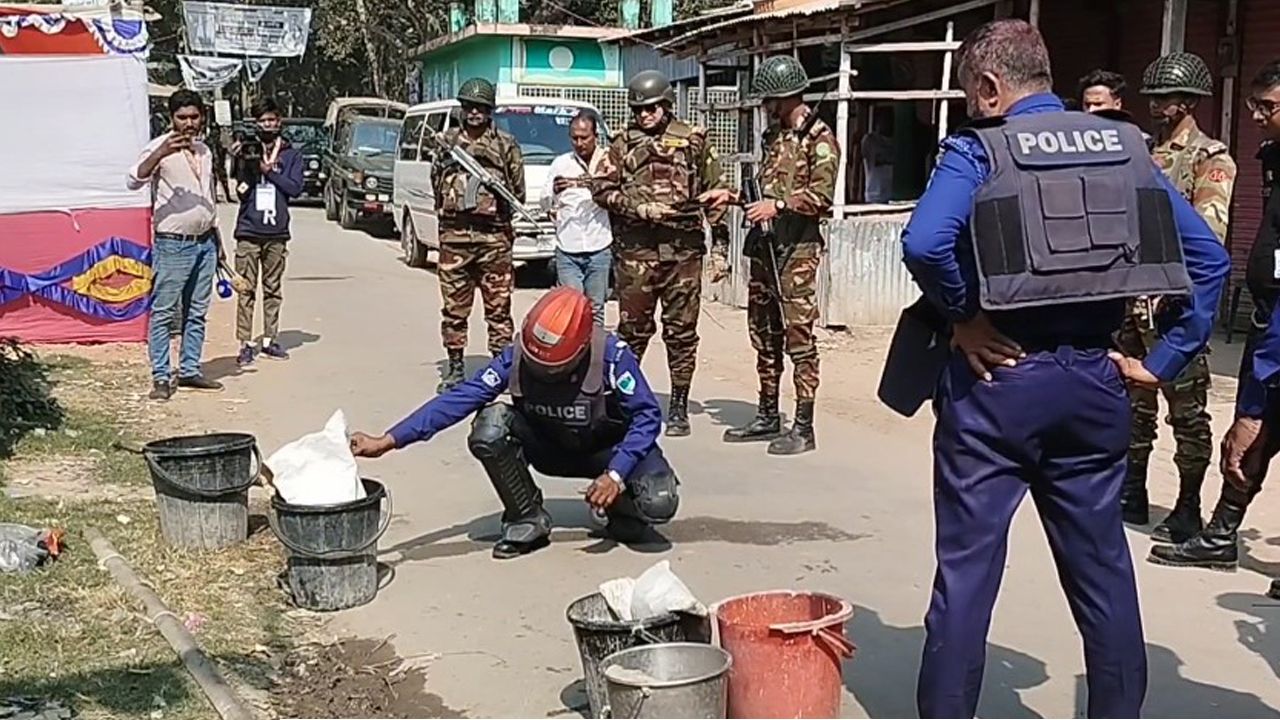 ভোটের দিনে মেঘলা আকাশ, তবে বৃষ্টির সম্ভাবনা নেই