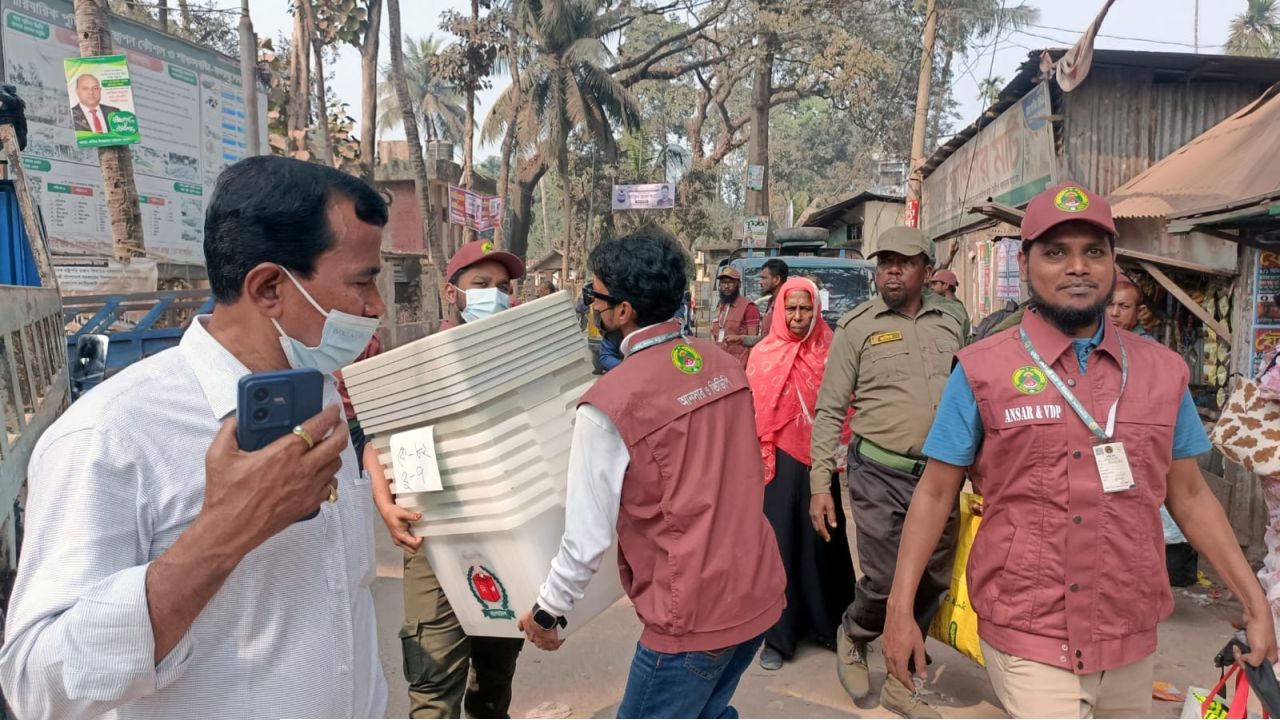 ভোটের দিনে মেঘলা আকাশ, তবে বৃষ্টির সম্ভাবনা নেই