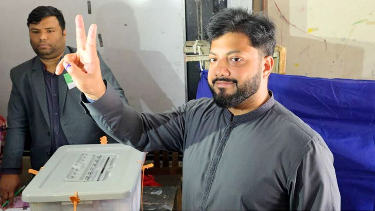 ঢাকা-৬ আসনে এগিয়ে ইশরাক হোসেন