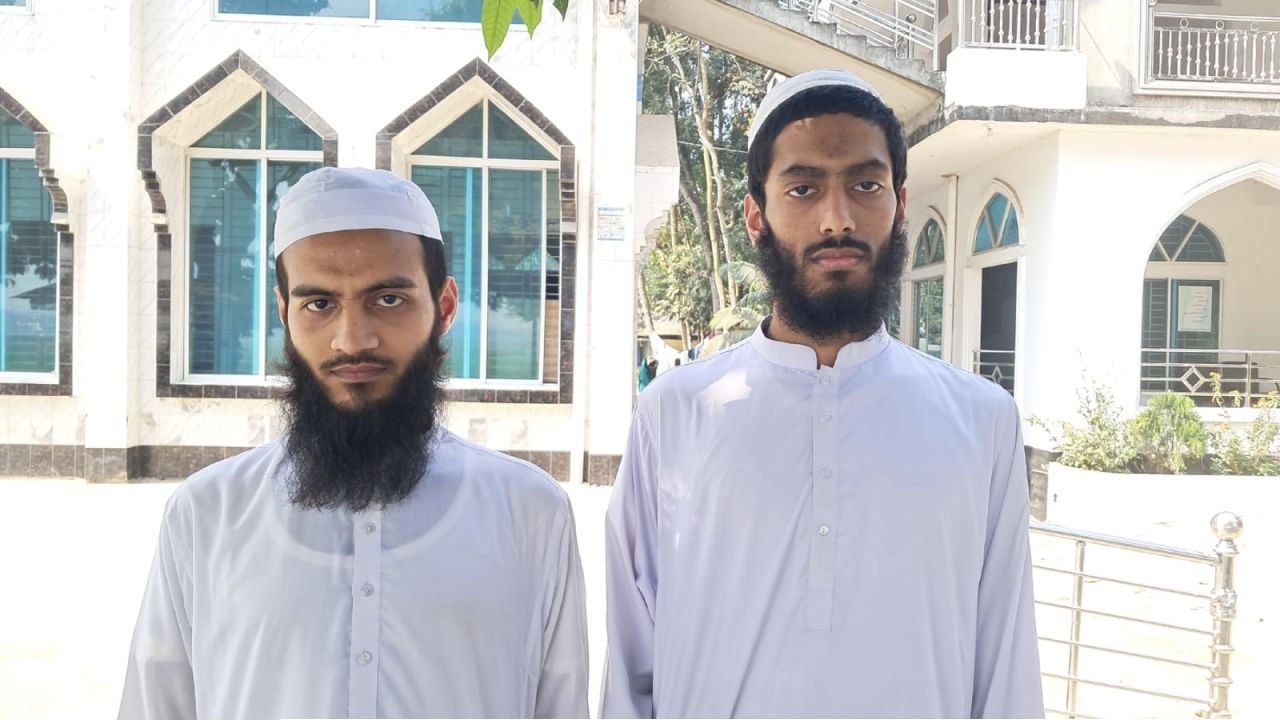  কোন অর্থ ছাড়াই চাঁদপুরে একই গ্রামের ১৬ মসজিদে খতমে তারাবিহ পড়ানো হয়