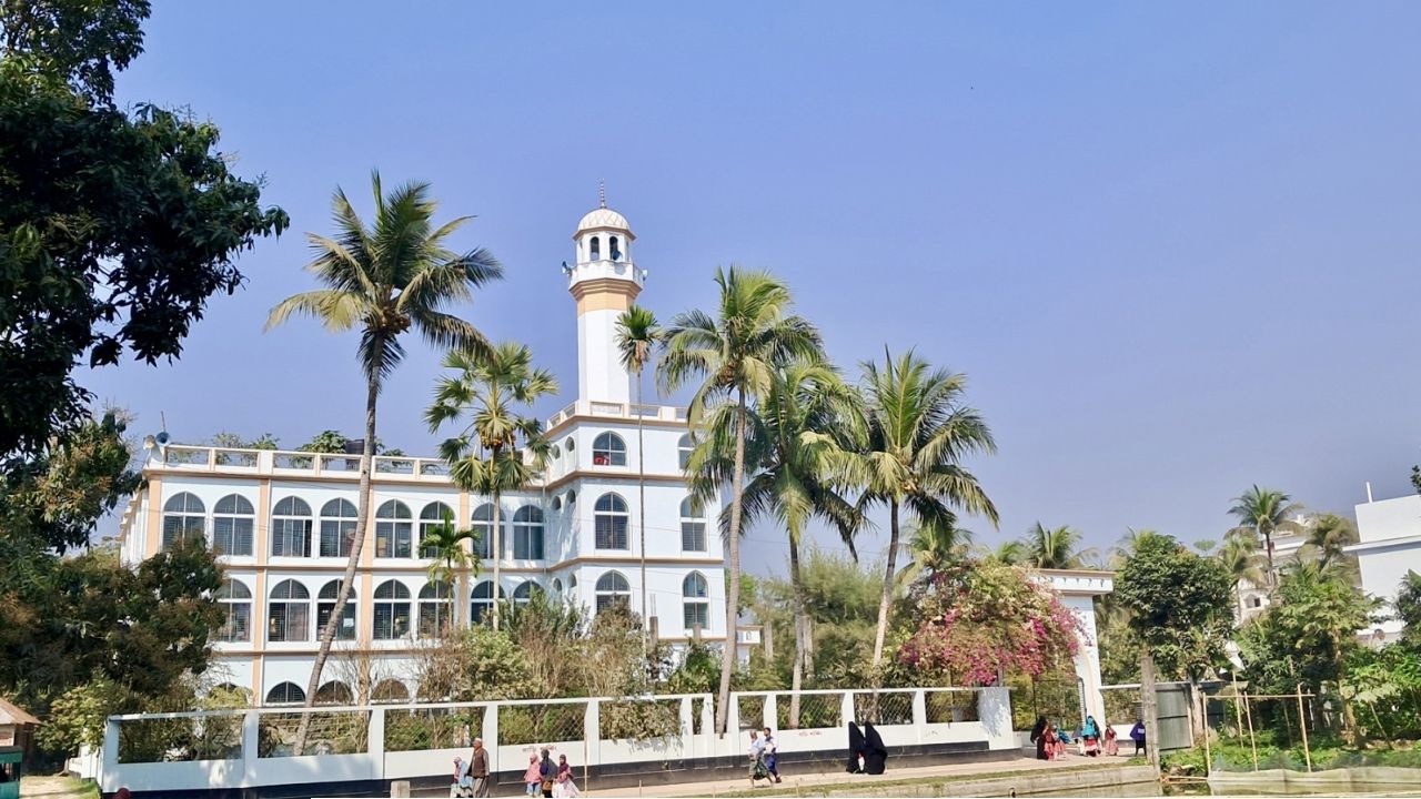 চাঁদপুরে মামলার আলামত নিষিদ্ধ জাল আগুনে পুড়িয়ে ধ্বংস