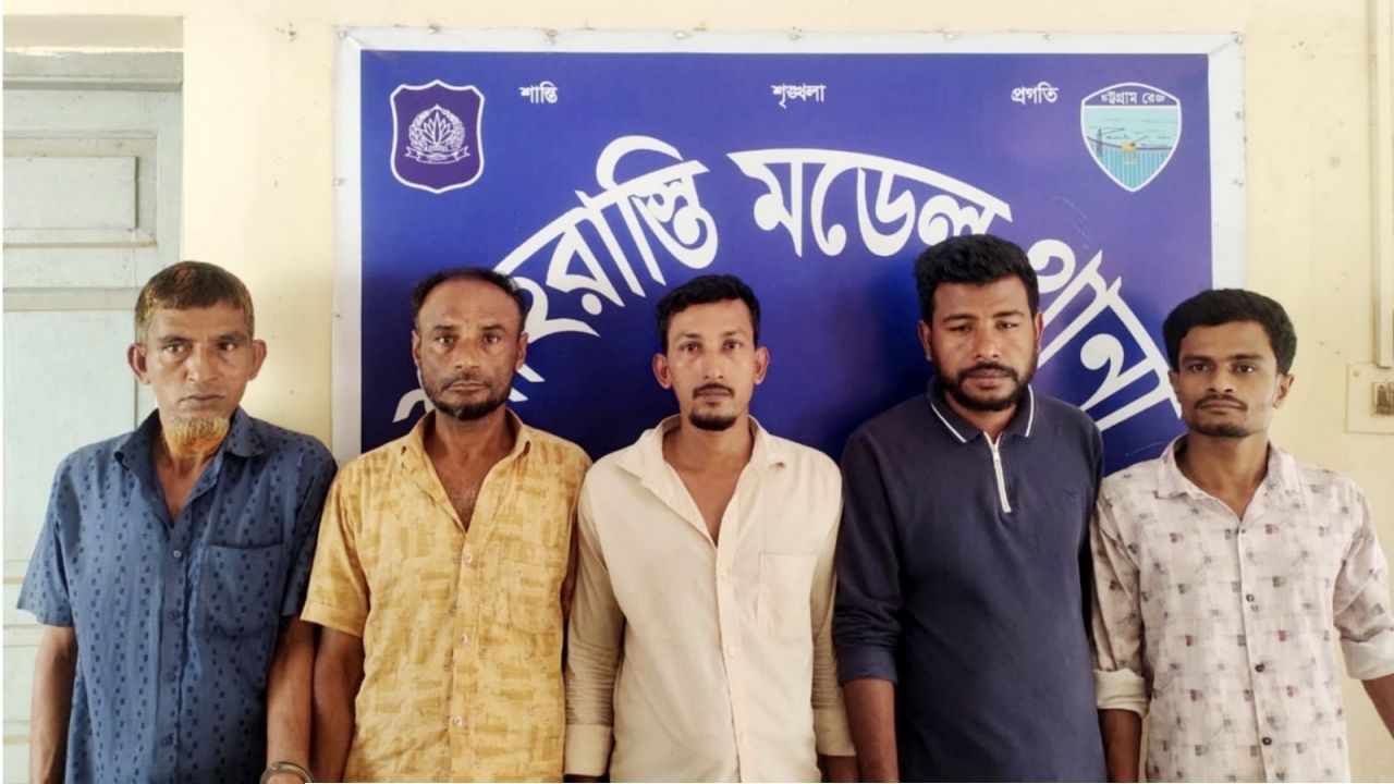 চাঁদপুরের শাহরাস্তিতে ৫ জুয়াড়িসহ গ্রেপ্তার ১০