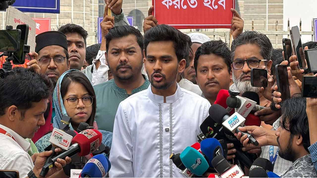 বাংলাদেশ আজ দুই ভাগে বিভক্ত হবে: আসিফ মাহমুদ 