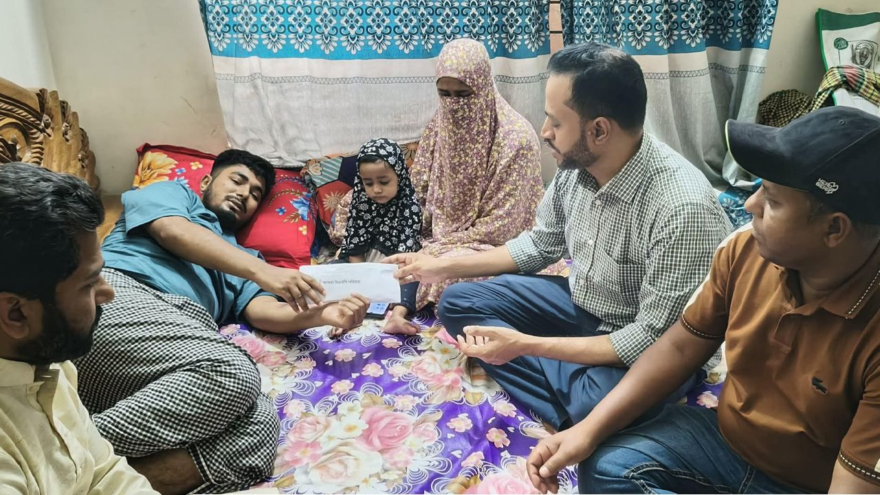 ক্যান্সার আক্রান্ত সুমনের চিকিৎসায় পাশে দাঁড়ালেন প্রধানমন্ত্রী