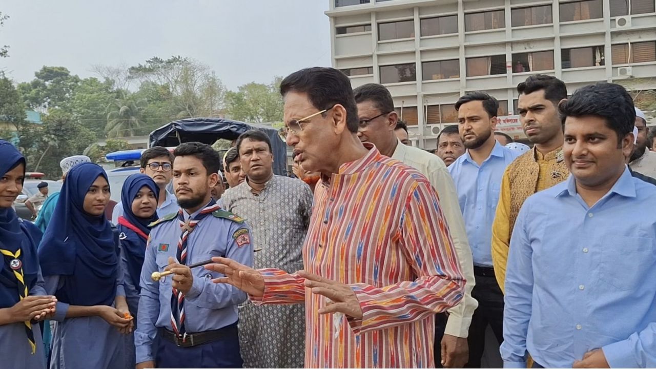 শিক্ষার্থীদের রাস্তায় দাঁড় করিয়ে অতিথিকে শুভেচ্ছা জানানো সম্পূর্ণ নিষিদ্ধ : শিক্ষামন্ত্রী