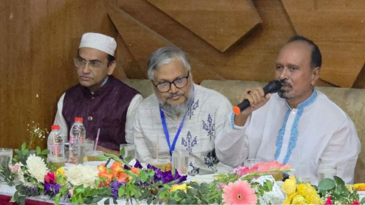 ‘জুলাই গণ-অভ্যুত্থানের ছড়া’ গ্রন্থের মোড়ক উন্মোচন ও ছড়াপাঠ