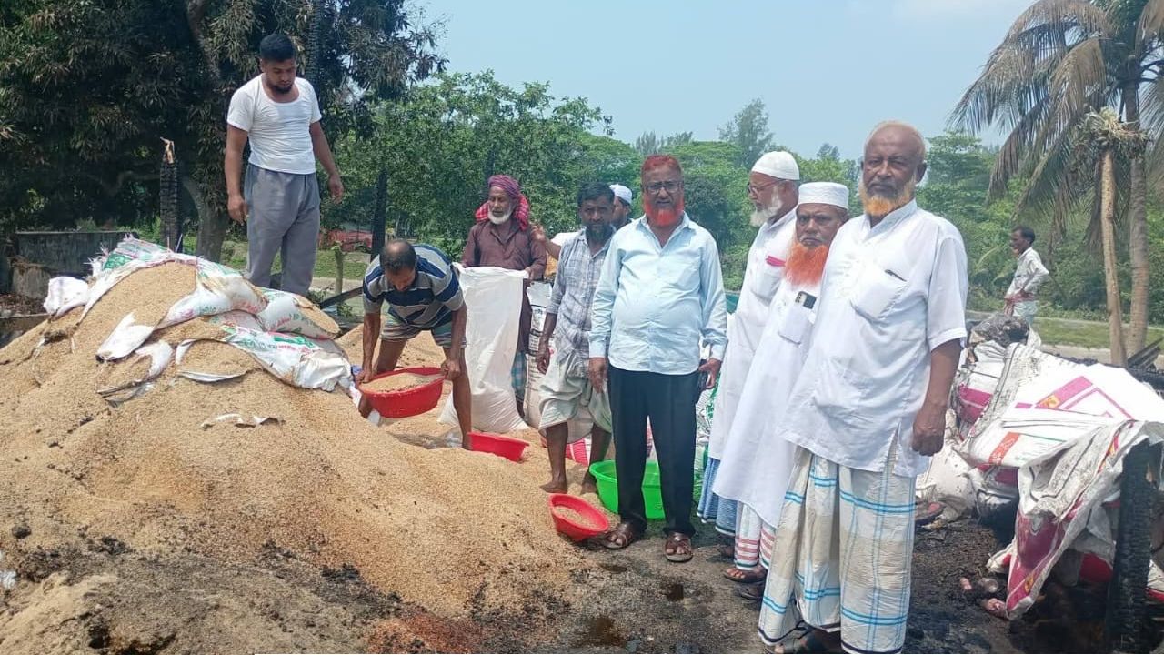 হস্তান্তরের আগেই হেলে পড়েছে ৪২ লাখ টাকার ব্রিজ 