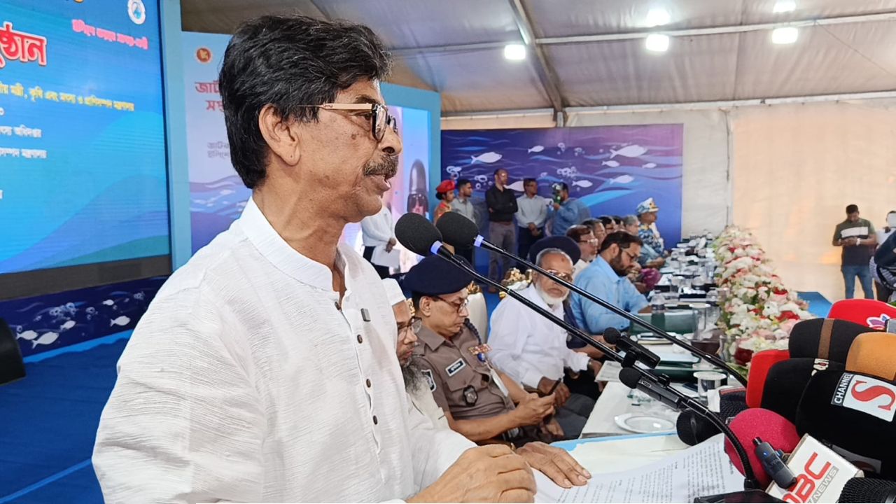উৎপাদন বৃদ্ধির জন্য ইলিশ ধরার সাথে জড়িত জেলে সহ সকলকেই ভূমিকা রাখতে হবে: কৃষি মৎস্য ও প্রাণীসম্পদ মন্ত্রী