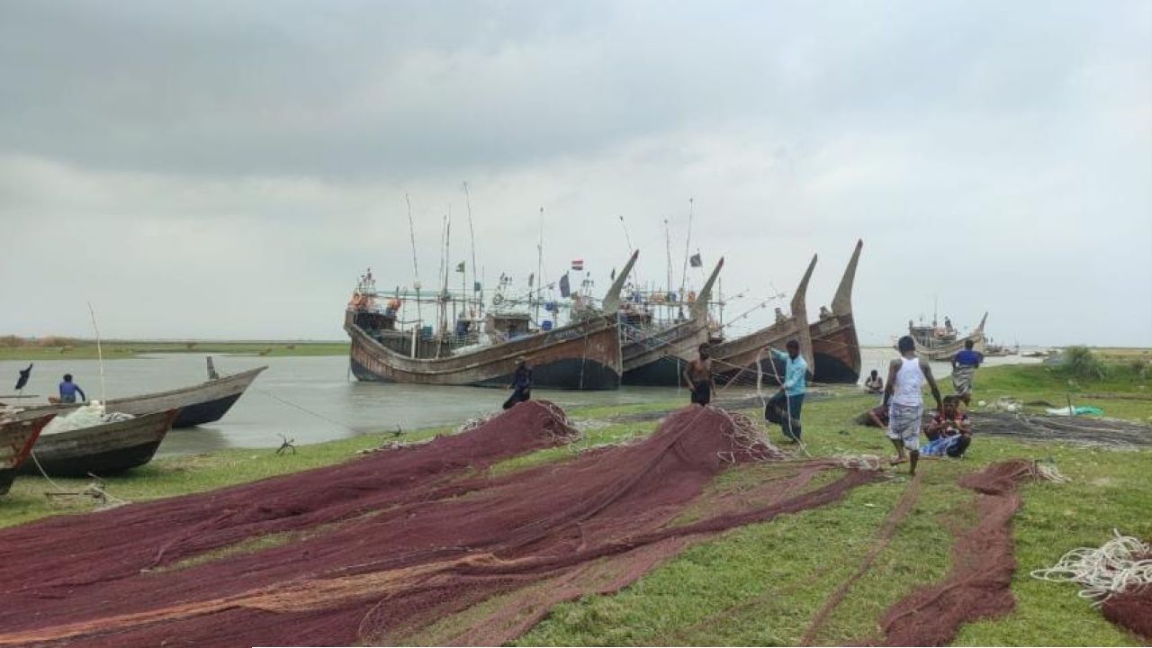 ৫৮ দিনের নিষেধাজ্ঞায় কর্মহীন হাতিয়ার জেলেরা