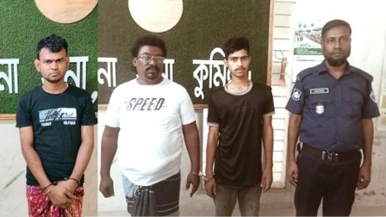 চান্দিনায় মোবাইল কোর্টের অভিযান ও ওয়ারেন্টভুক্ত আসামিসহ গ্রেফতার ৩
