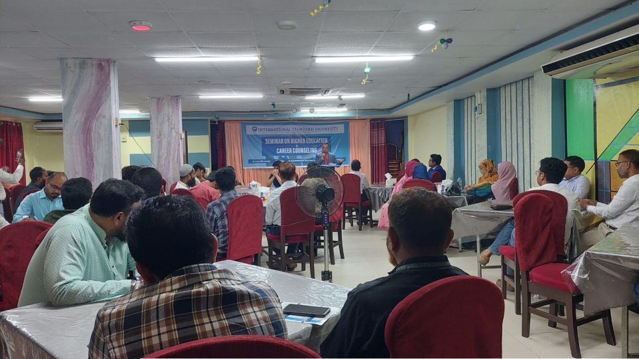 ময়মনসিংহে আইএসইউ-এর উচ্চশিক্ষা ও ক্যারিয়ার বিষয়ক সেমিনার অনুষ্ঠিত