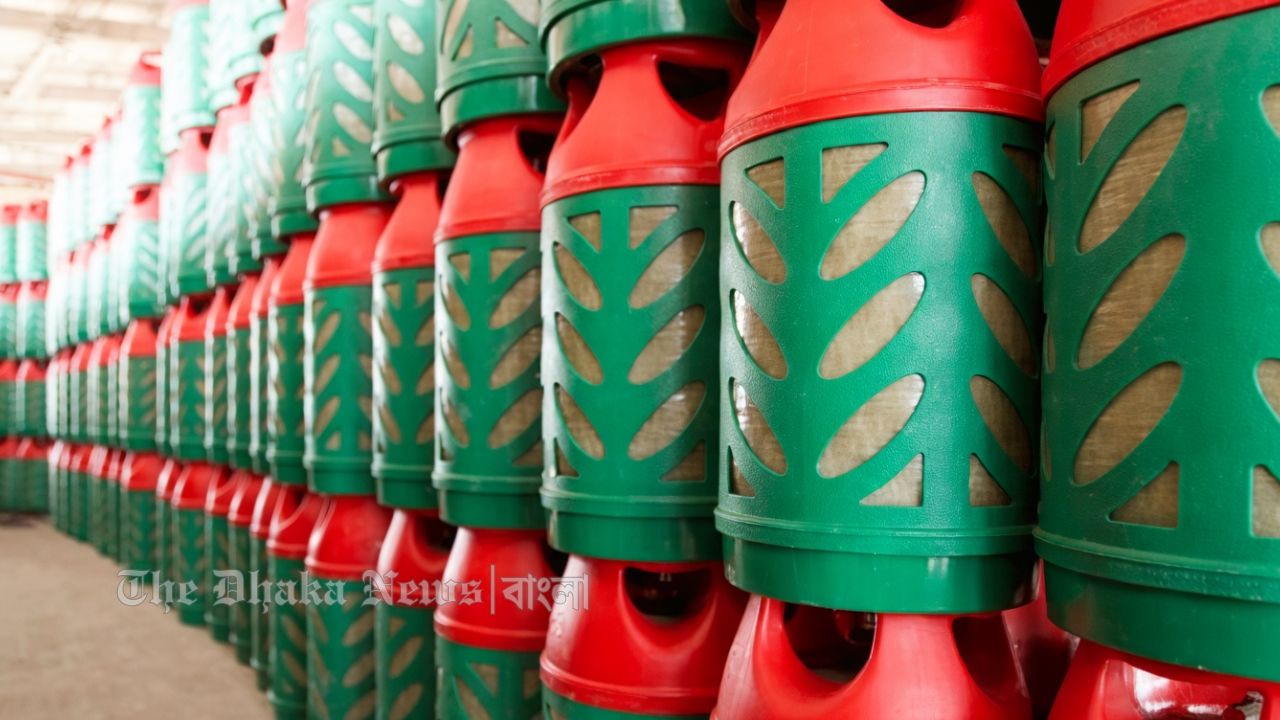 ১২ কেজি এলপিজির গ্যাসের দাম কমলো ৩৫৭ টাকা