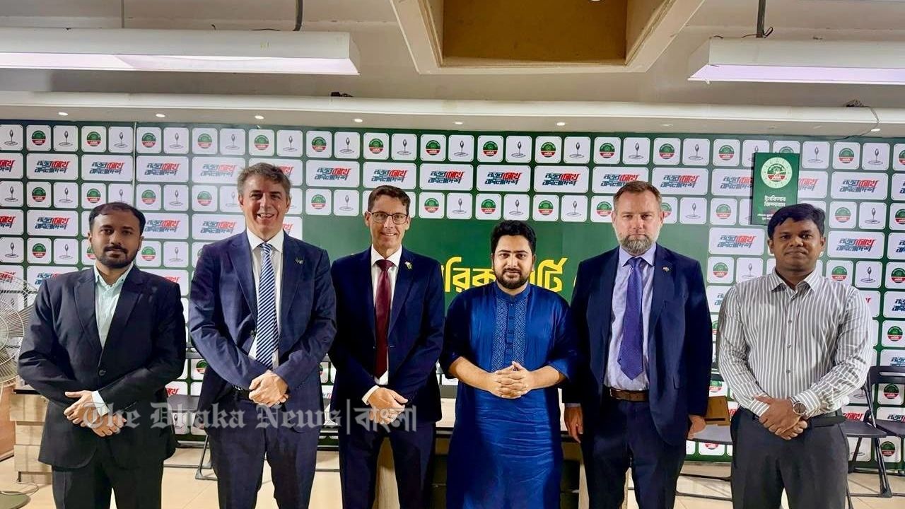 নর্ডিক দেশগুলোর রাষ্ট্রদূতদের সঙ্গে এনসিপি আহ্বায়ক নাহিদ ইসলামের সৌজন্য সাক্ষাৎ