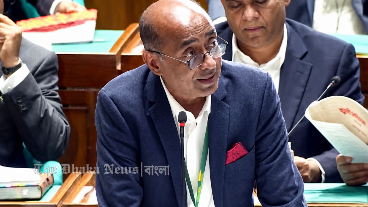 জুলাই যোদ্ধাদের রাজনৈতিক সুরক্ষা প্রশ্নে সংসদে যা বললেন আইনমন্ত্রী