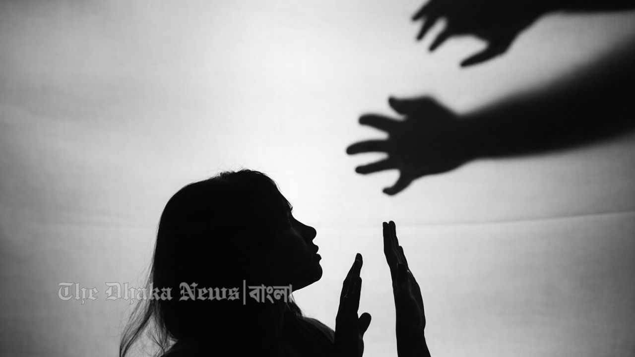 অটোরিকশায় করে পৌঁছে দেওয়ার কথা বলে নারীকে সংঘবদ্ধ ধর্ষণ