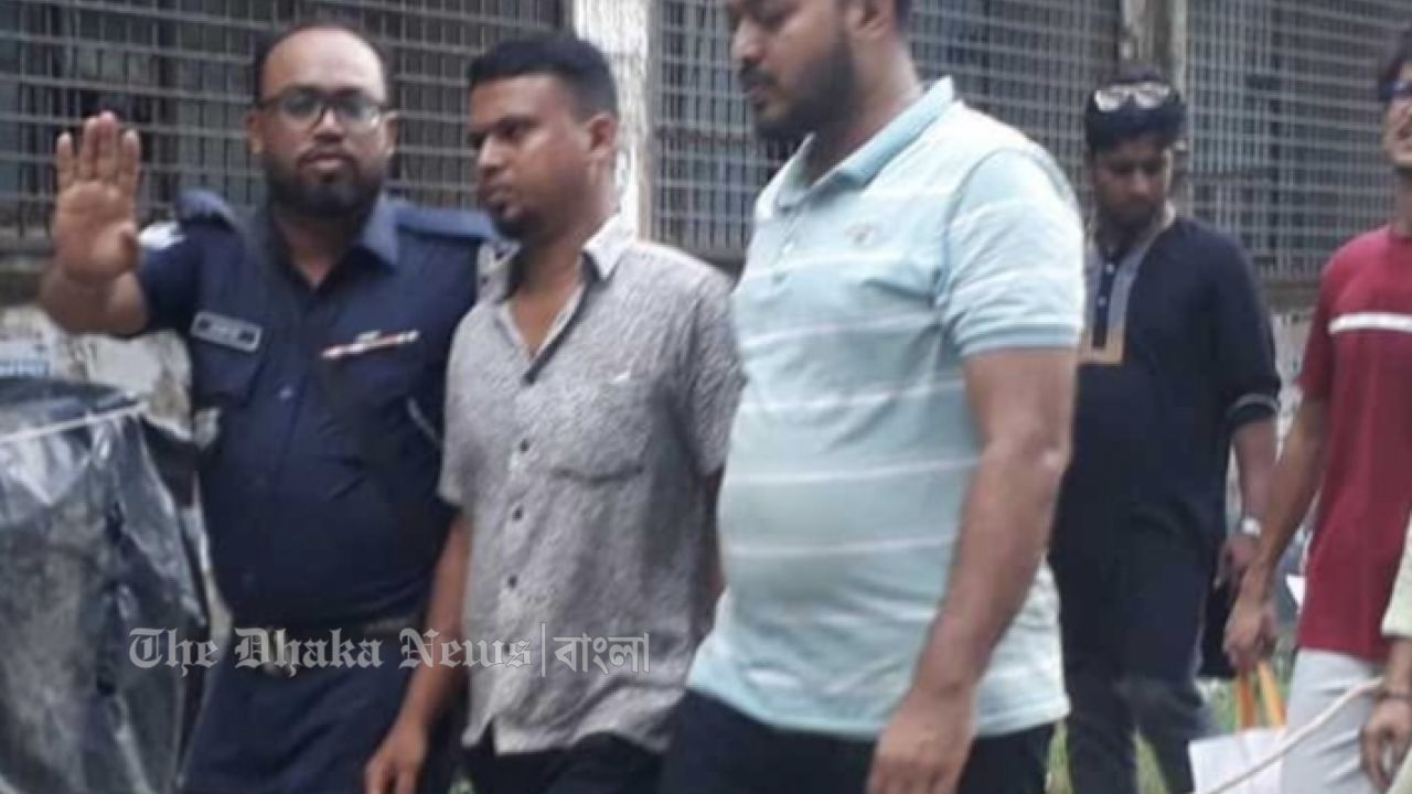 চাঁদপুরে জুলাই আন্দোলনে প্রথম আটককৃত যুবদল নেতা রফিক মিজি