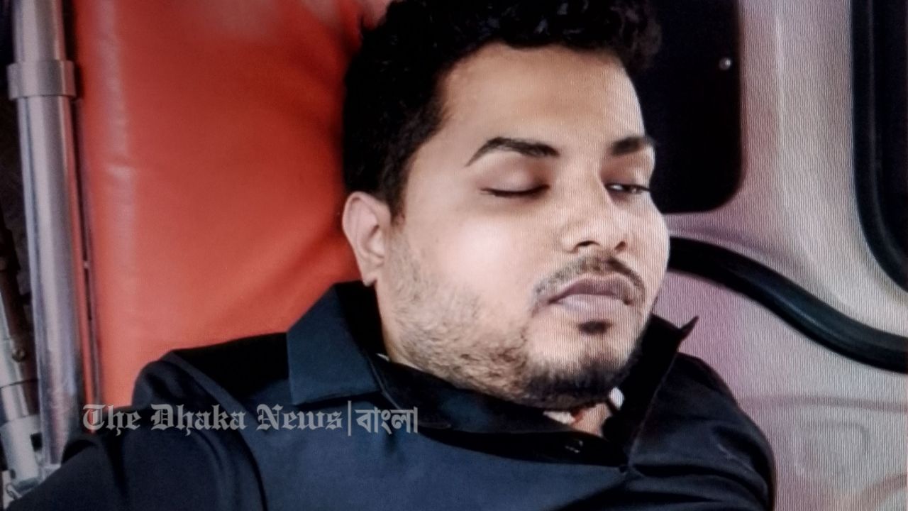 চান্দিনায় সড়কে প্রাণ গেল চিকিৎসক স্বামীর, একমাত্র ছেলেকে হারিয়ে পিতা হাসপাতালে