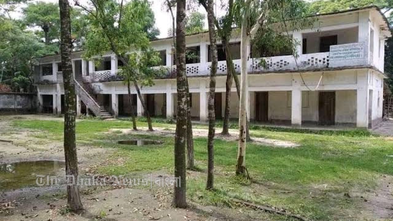 চাঁদপুরের শাহরাস্তিতে ট্রাক-বাস সংঘর্ষে নিহত ৩