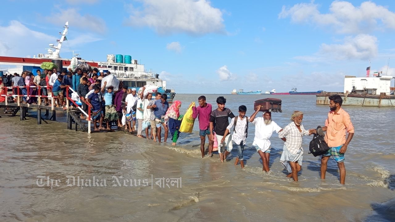 ৬২ লাখ টাকার উন্নয়ন, জোয়ারে ডোবে হাতিয়ার নলচিরা ঘাট