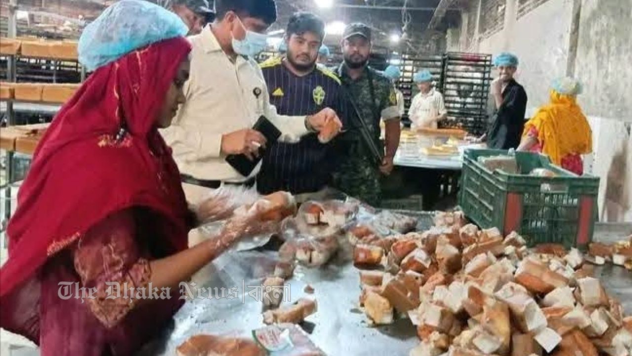 কেক তৈরিতে পচা ডিম, বেকারিকে ৪০ হাজার টাকা জরিমানা