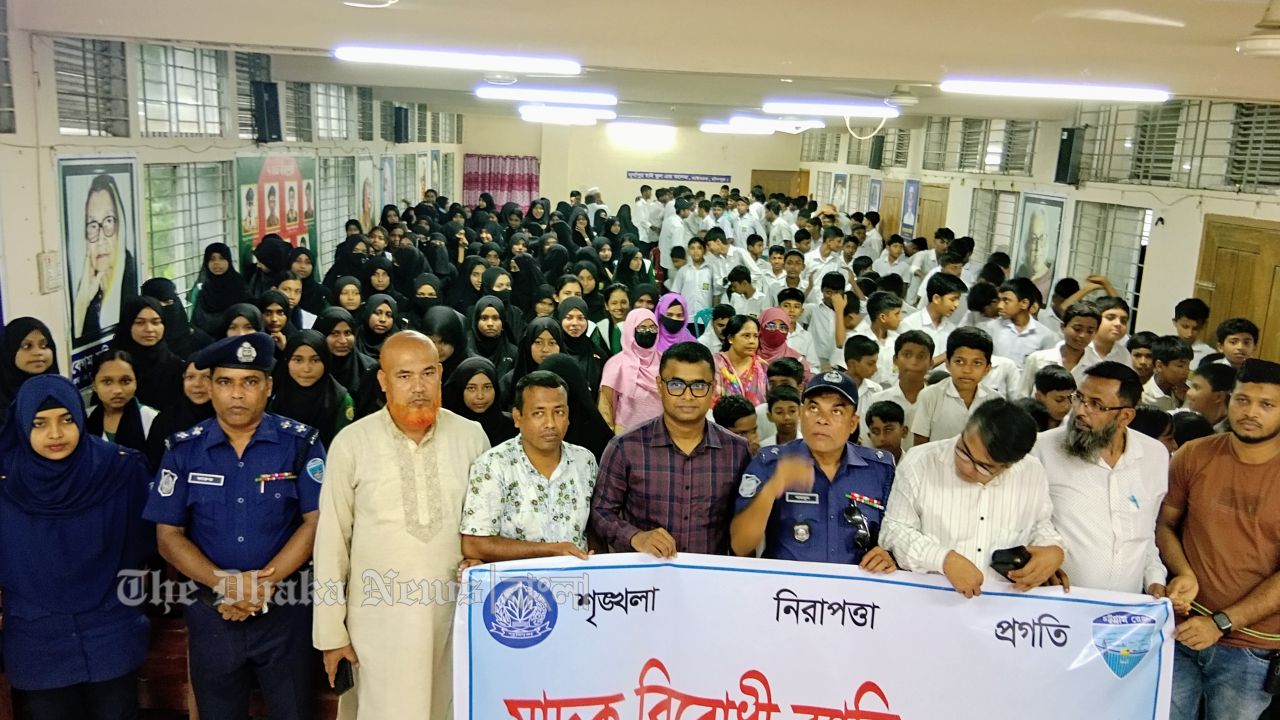 নারীদের জন্য চালু ‘পিংক বাস’, চলবে যেসব রুটে