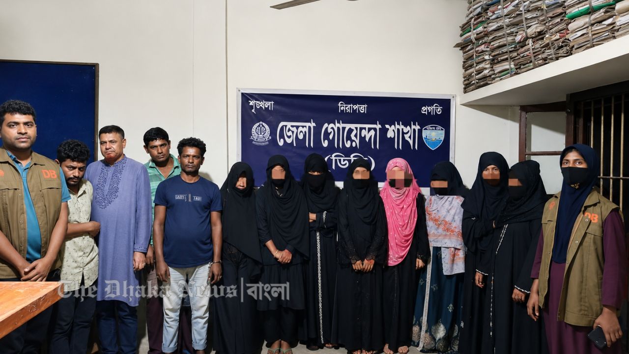 স্বামীর দাফন শেষে মুন্সিগঞ্জ কারাগারে ফিরেছেন দীপু মনি