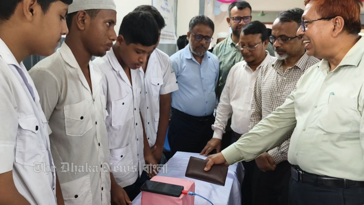 বিজ্ঞান ও শিক্ষার সমন্বয়েই এগিয়ে যাবে দেশ; চাঁদপুরে মাউশি পরিচালক