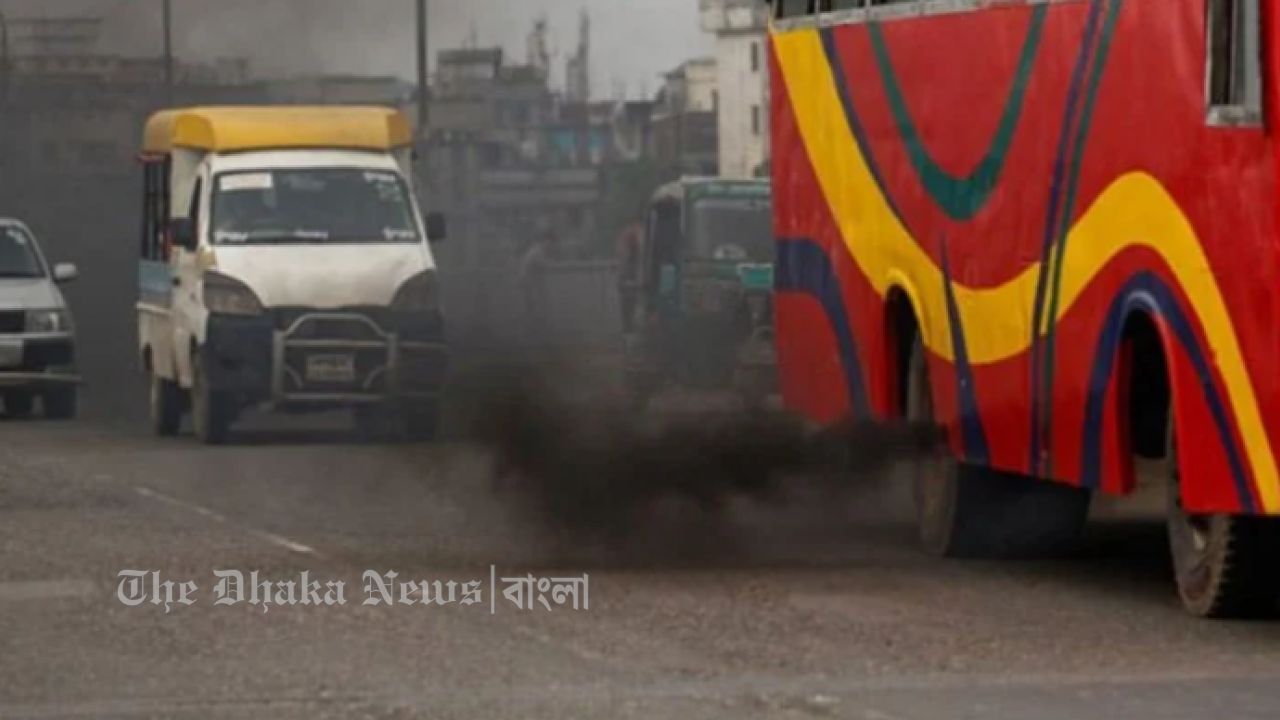 রাজধানীতে কালো ধোঁয়ার গাড়ি দেখলেই ব্যবস্থা নেবে ডিএমপি