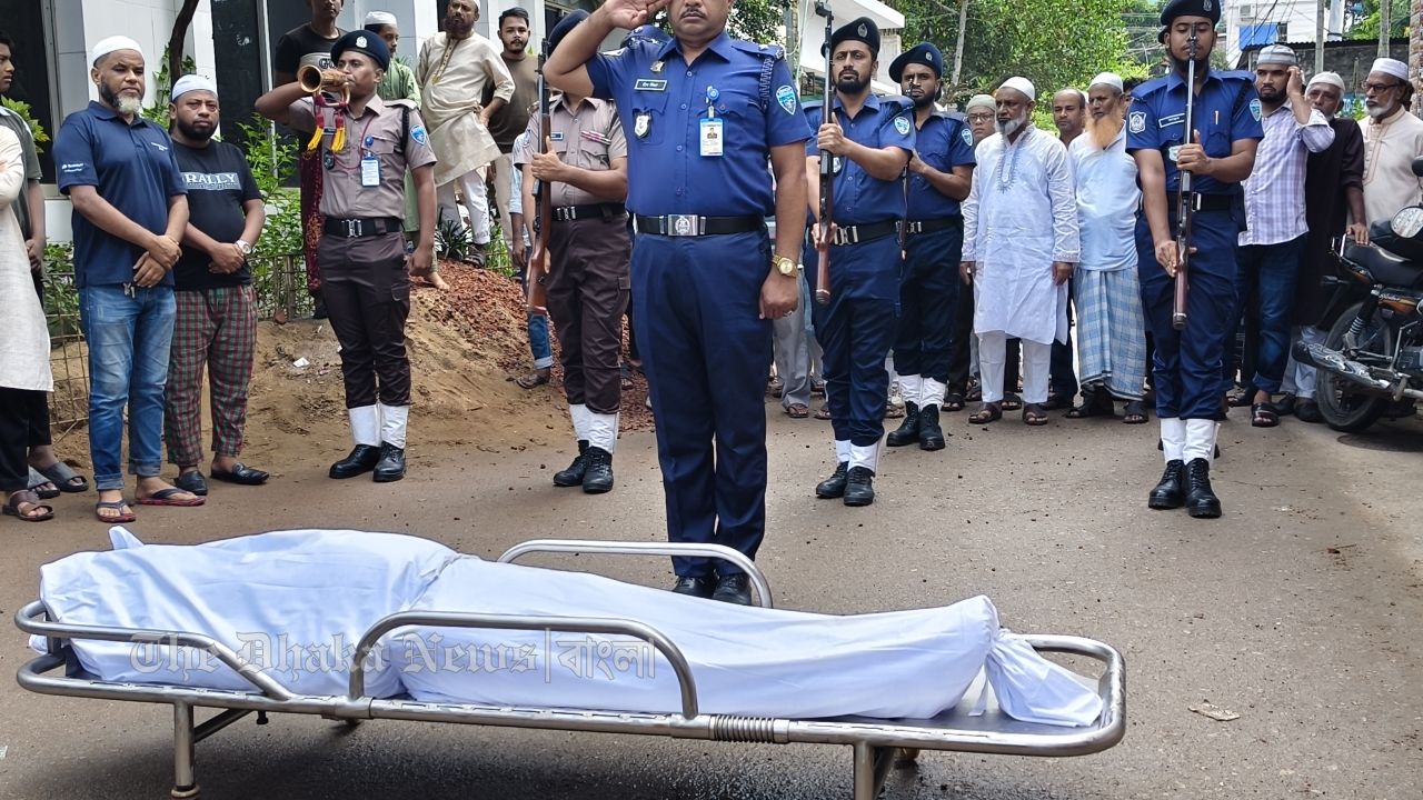 চাঁদপুরের কৃতি সন্তান নেত্রকোনার পুলিশ ইনচার্জ সবুজ দায়িত্ব পালনকালে হৃদরোগে মৃত্যু, রাষ্ট্রীয় মর্যাদায় গার্ড অব অনার