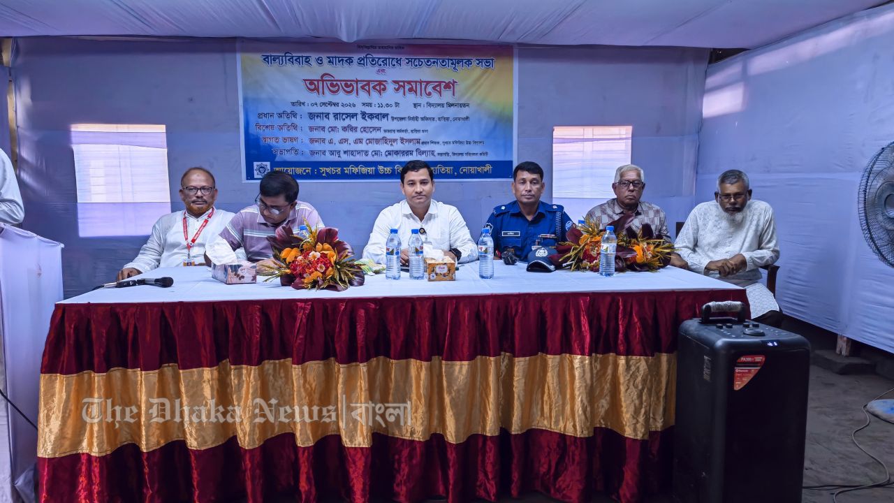 নোয়াখালীতে ভরা মৌসুমেও ইলিশের সংকট, চড়া দামে বিক্রি