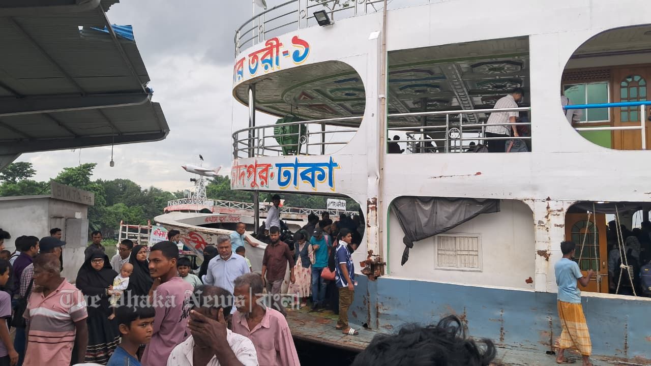 জ্বালানির দাম বাড়ার প্রভাব, চাঁদপুর-ঢাকা লঞ্চভাড়া ২০ টাকা বৃদ্ধি
