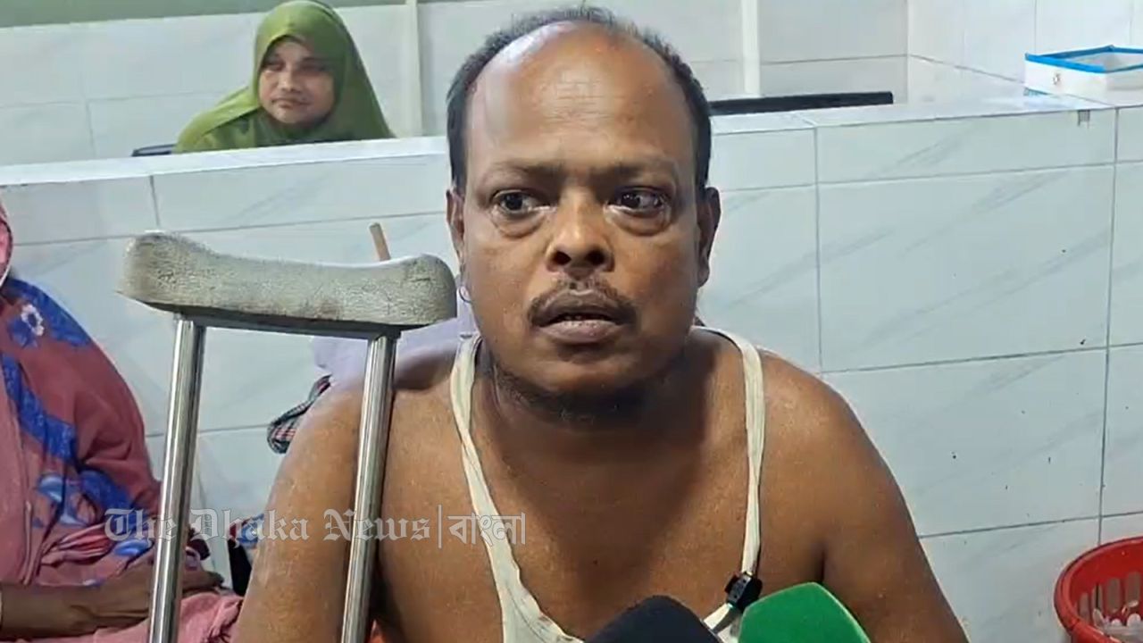 চাঁদপুর সরকারি হাসপাতালে ছাদের পলেস্তারা খসে পড়ে আহত ৩ রোগী