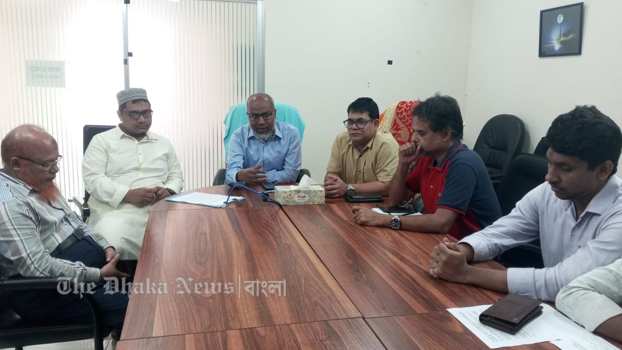 ভ্রাম্যমাণ আদালতের অভিযান: অবৈধ ২ ড্রেজার ও ১৫ শ’ পাইপ বিনষ্ট
