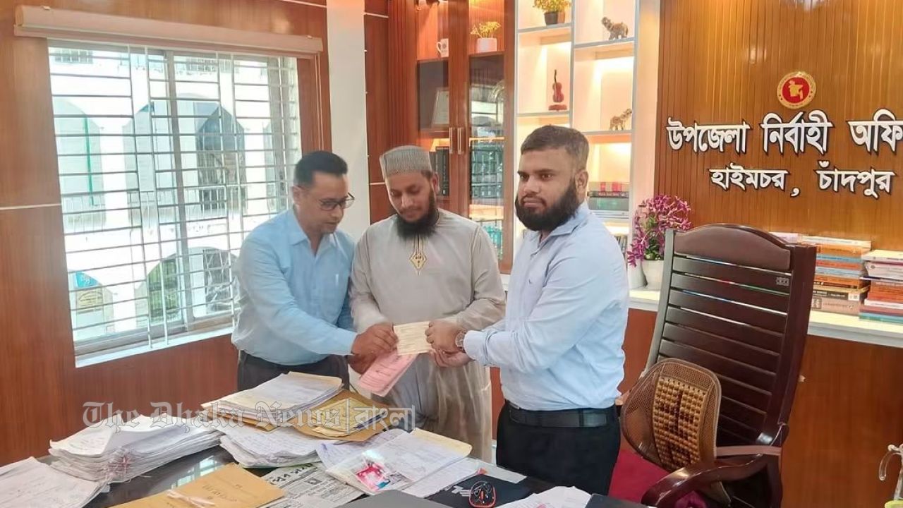 হাইমচরে ৫ উদ্যোক্তার মাঝে পল্লী সঞ্চয় ব্যাংকের ৭.৭ লাখ টাকা ঋণ বিতরণ