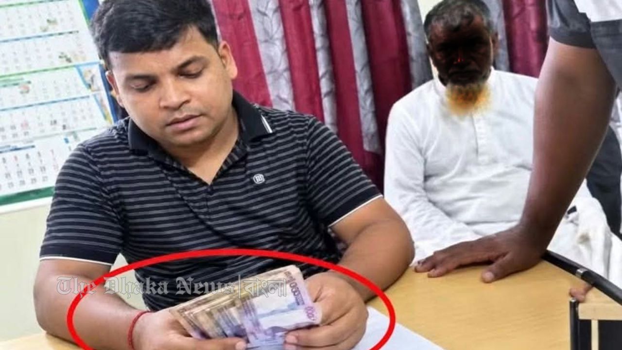 ঘুষ নেওয়ার অভিযোগে হাজীগঞ্জে ভূমি অফিসের কর্মচারি বরখাস্ত