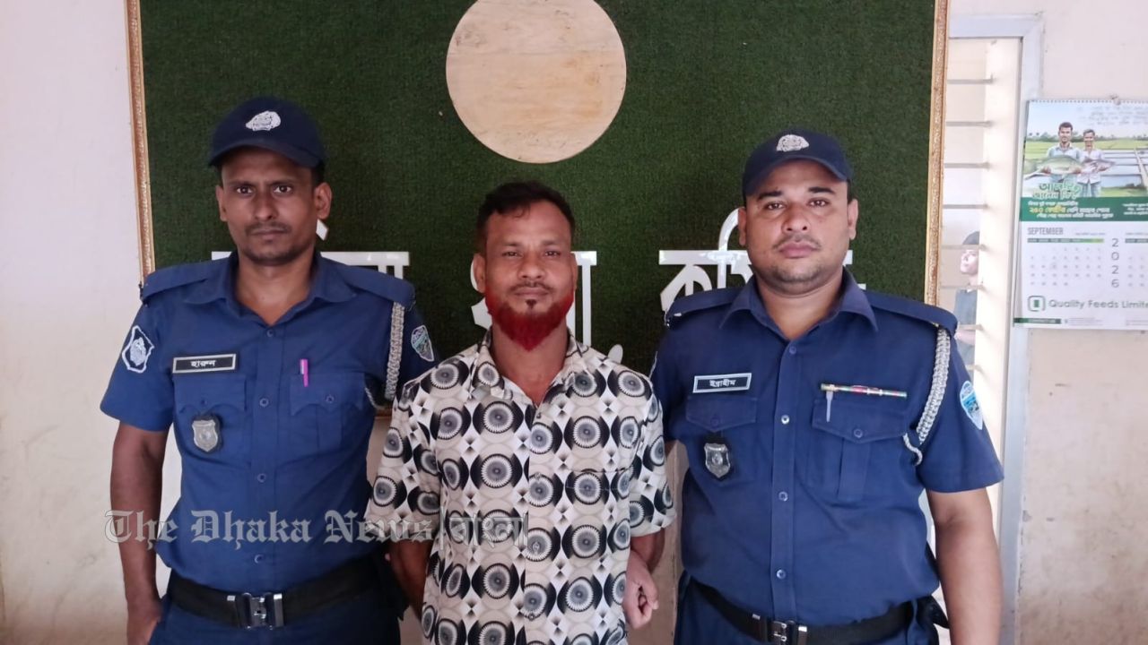 চান্দিনায় ২০টি ডাকাতি ও অস্ত্র মামলার ১০ বছরের সাজাপ্রাপ্ত পলাতক আসামি গ্রেফতার